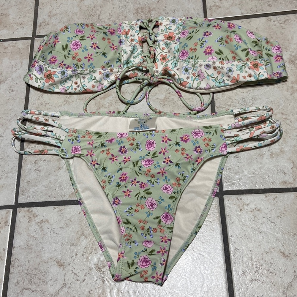 VINTAGE Blu C Floral Bikini (XL)